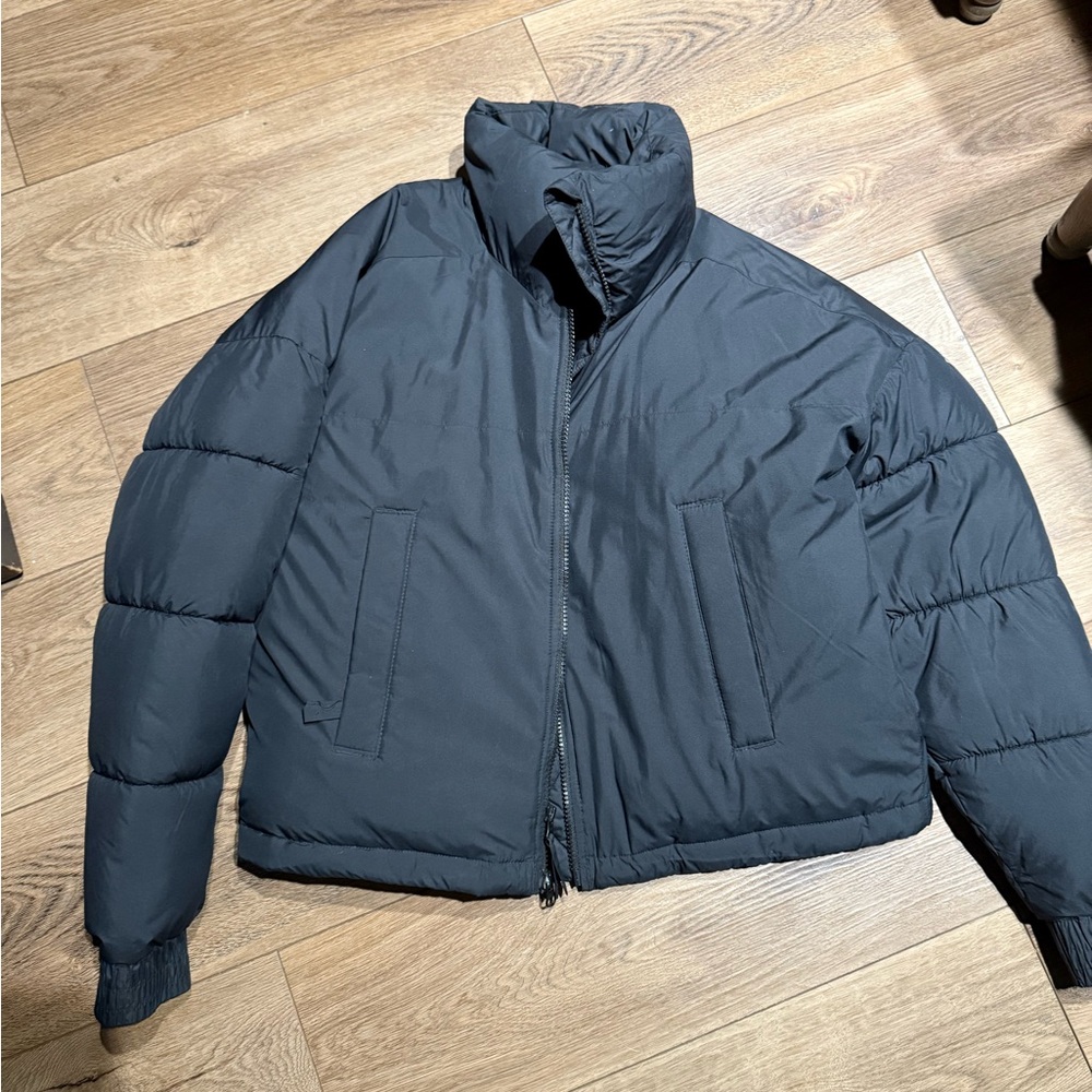 Womans Columbia cropped puffer jacket